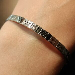 NEW Silver Geometric Pattern Bangle Bracelet